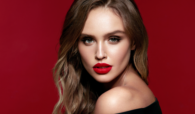 Christmas Makeup: This step by step is very easy and will ensure a powerful look