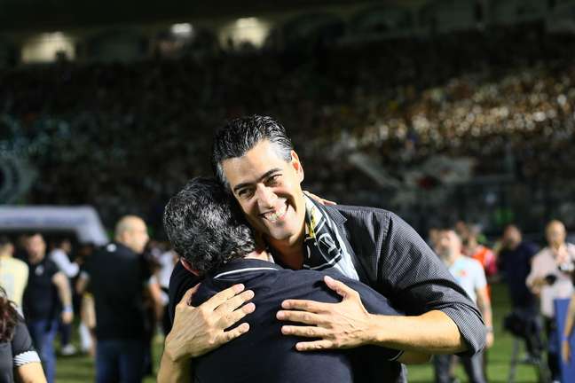 Diretor do Vasco irá a São Paulo selar negociações de Lucas Piton e Gabriel Menino