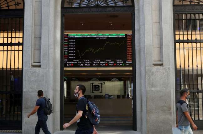 Ibovespa traded higher with expectations on Lula’s announcement