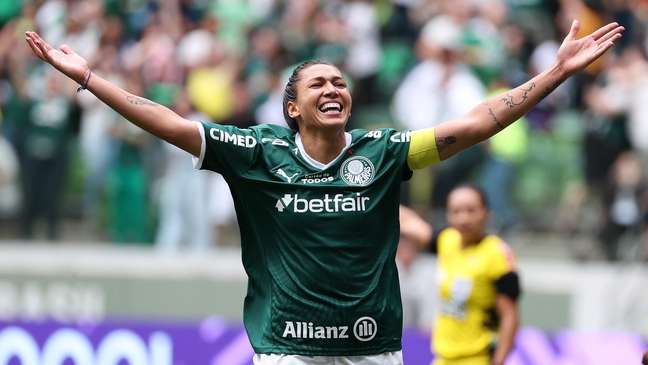 Bia Zaneratto cobra melhorias na estrutura do Palmeiras feminino e desconversa sobre futuro