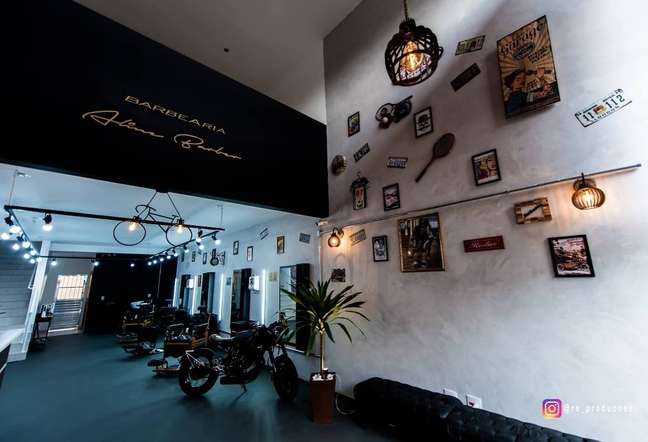 Aline Barber opened her first salon in 2011, in Jardim Calux Aline Barber opened her first salon in 2011, in Jardim Calux