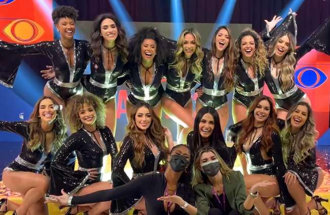 Band demite bailarinas e membros da produção do Faustão
