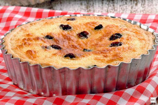 Curd raisin cake – Photo: Guia da Cozinha