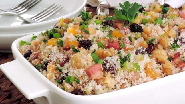 How about a tasty and easy to prepare Christmas farofa?