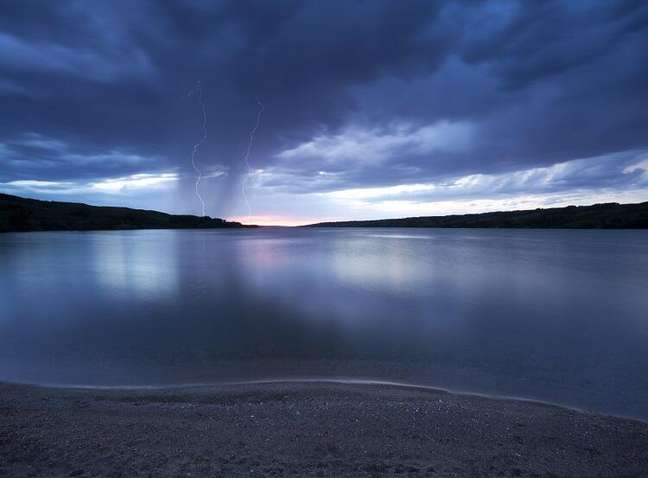The last week of December begins sultry and with thunderstorms