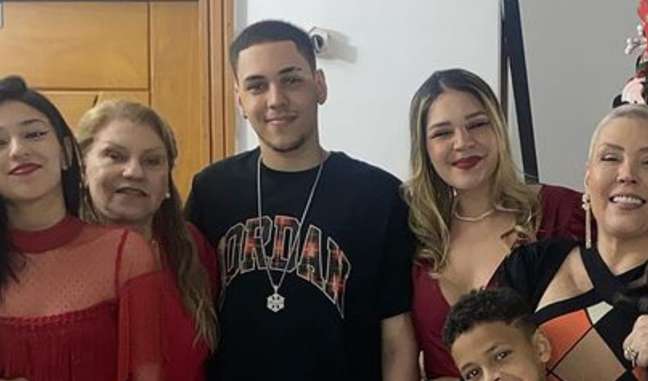 Simony thanks Christmas with mother, husband and children after end of cancer treatment: ‘Thank you, God’