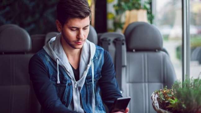 Some people with BPD want to call and text frequently those they are dating Some people with BPD want to call and text frequently those they are dating