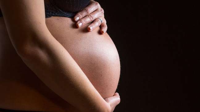 The mother interrogates the hospital and discovers that the presumed dead fetus was alive