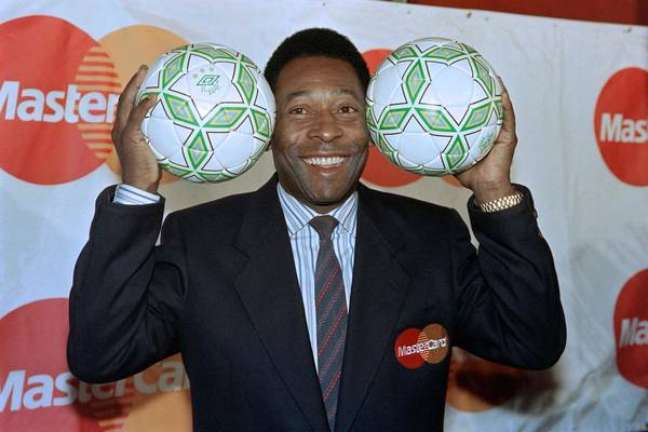 Pelé marcou mais de 1,2 mil gols na carreira