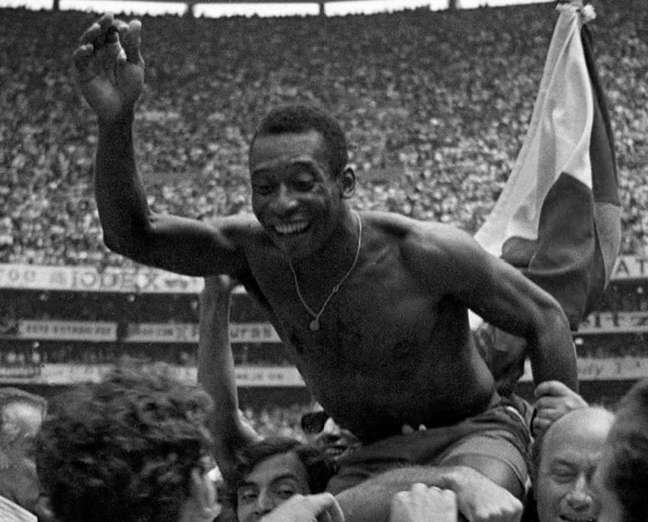 Clubes brasileiros alteram fotos de perfil em homenagem ao Rei Pelé