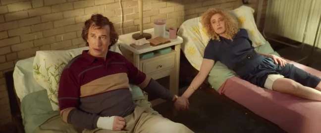 For all the absurdity of the script and situations, there's a good deal of tenderness in this family's madness (Image: Disclosure/Netflix) For all the absurdity of the script and situations, there's a good deal of tenderness in this family's madness (Image: Disclosure/Netflix)