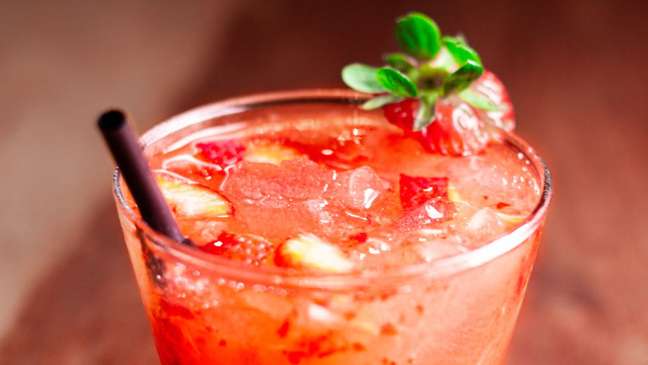 Strawberry Caipirinha – Photo: Shutterstock