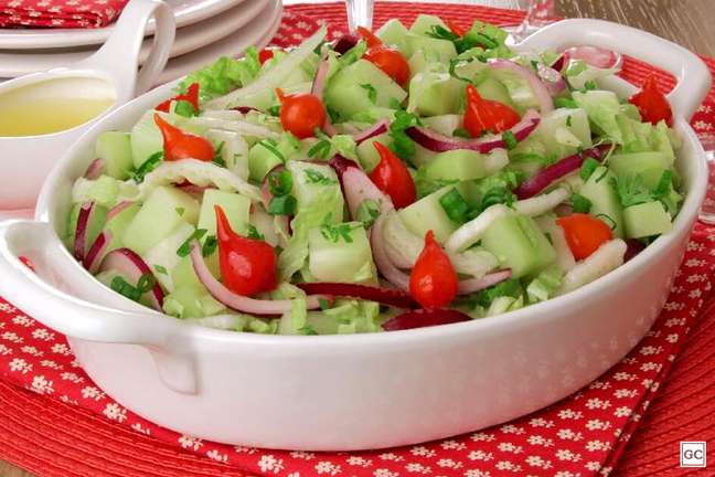 Chayote Salad – Photo: Guia da Cozinha Chayote Salad – Photo: Guia da Cozinha