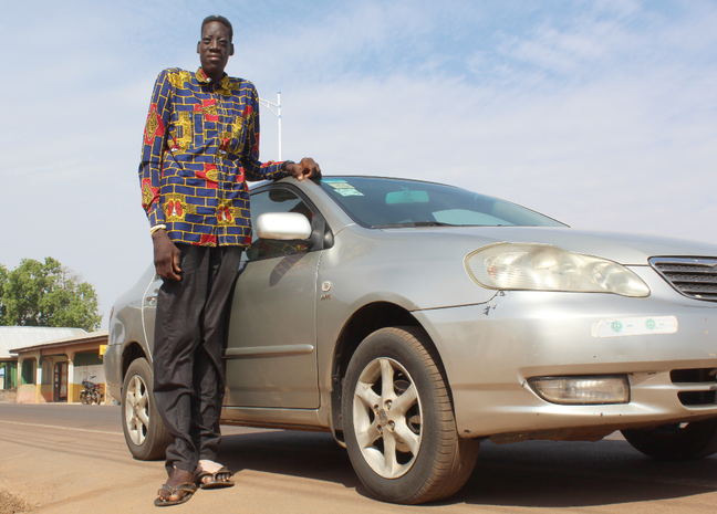 Awuche wanted to get a driving licence, but he can't drive it Awuche wanted to get a driving licence, but he can't drive it