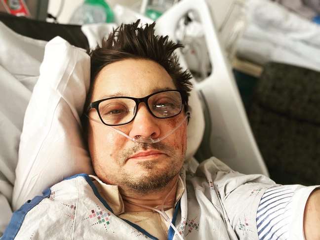 Jeremy Renner reappears to thank fans for the love: ‘I’m very confused’