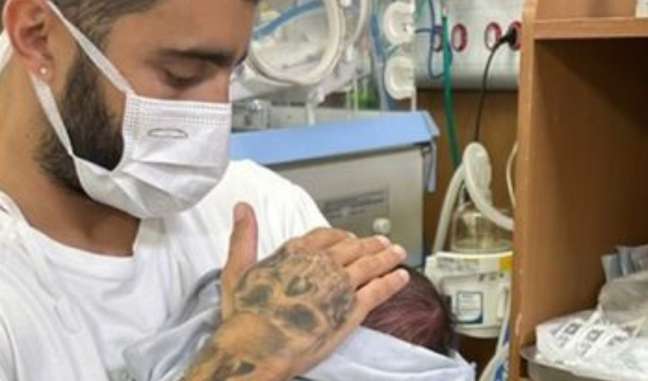 Pedro Scooby’s newborn daughter undergoes another procedure;  surfer lives public confrontation with Luana Piovani