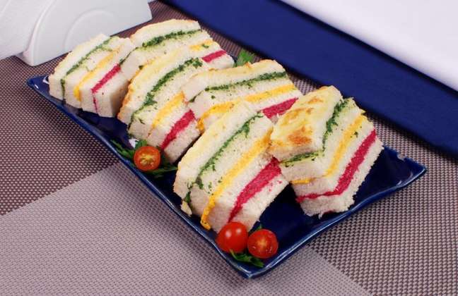 Sanduíche colorido – Foto: Guia da Cozinha
