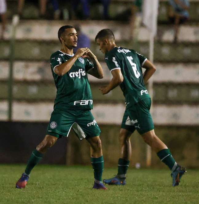 Inspirado por Endrick, camisa 9 do Palmeiras na Copinha mira título e artilharia