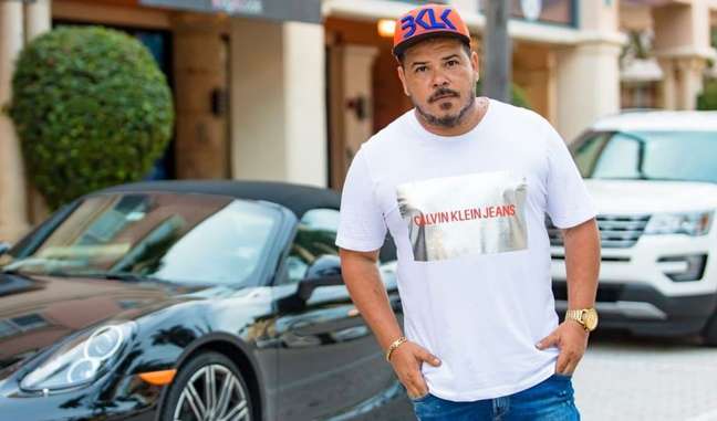 Renatinho, lead singer of the Bokaloka group, has died after the singer suffered a heart attack during a concert in Rio