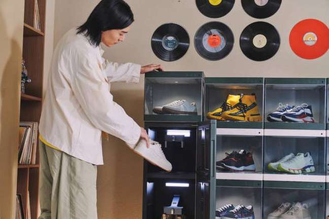 This booth from LG promises to leave your shoes smelling great. This booth from LG promises to leave your shoes smelling great.