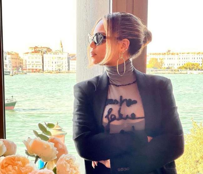 Beyoncé also wears tailored suits quite often - Beyoncé also wears tailored suits quite often -