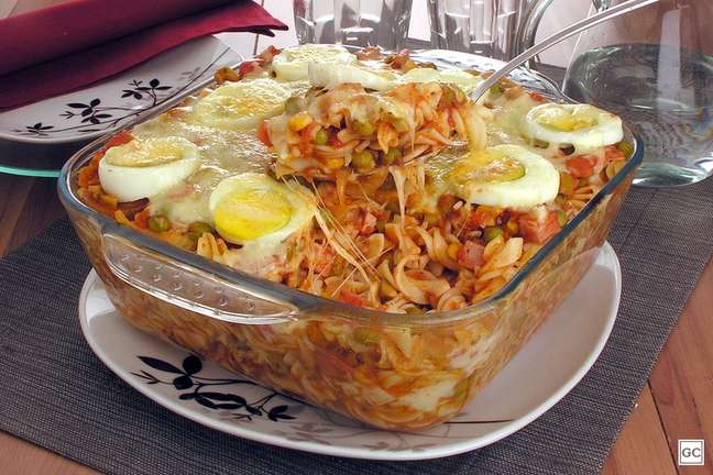 Baked Portuguese pasta ready in 40 minutes