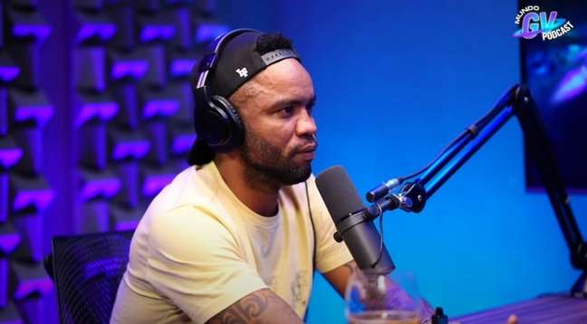 Após levar drible, Carlos Alberto volta a falar sobre Arrascaeta: Só respeito ele se ganhar Mundial e Champions