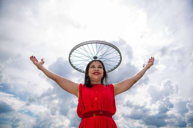 Despite arthritis and failing eyesight, Lucineia has discovered true happiness in dance.
