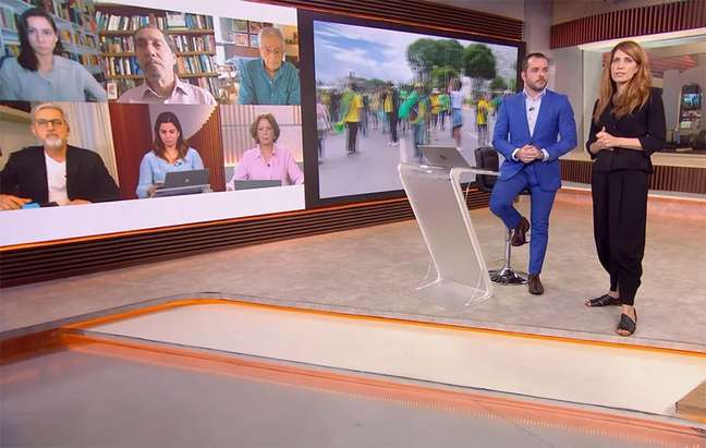 Globo abandons programming and puts GloboNews on open TV.  Record and SBT ignore chaos