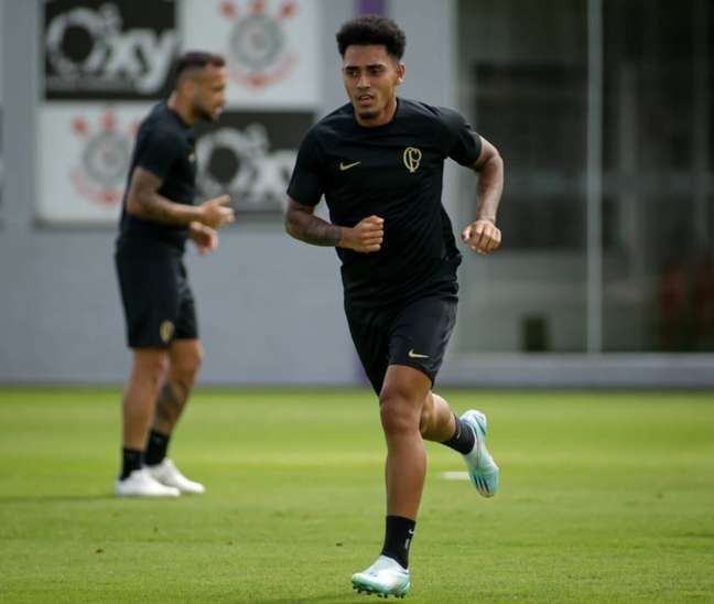 Corinthians encaminha venda de Du Queiroz em último passo para manter Yuri Alberto