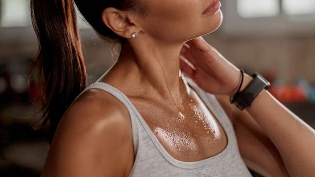 Sweat and Fat Loss: Is There a Link Between the Two?  Understand