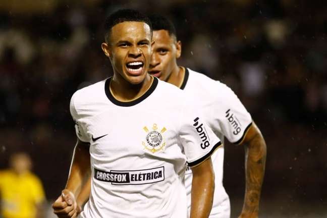 Pedro: joia do Corinthians envolvida na negociação por Yuri Alberto possui multa milionária