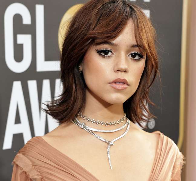 Jenna Ortega wears R$ 2.2 million jewels at the Golden Globes