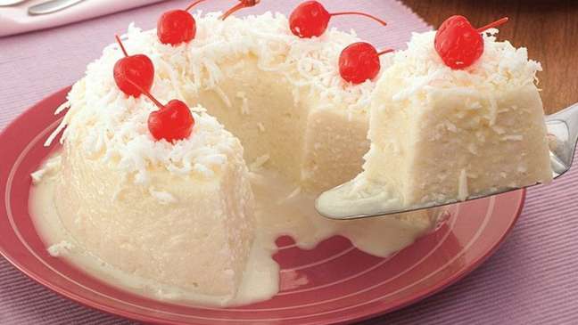 Tapioca cake with condensed milk – Photo: Guia da Cozinha Tapioca cake with condensed milk – Photo: Guia da Cozinha