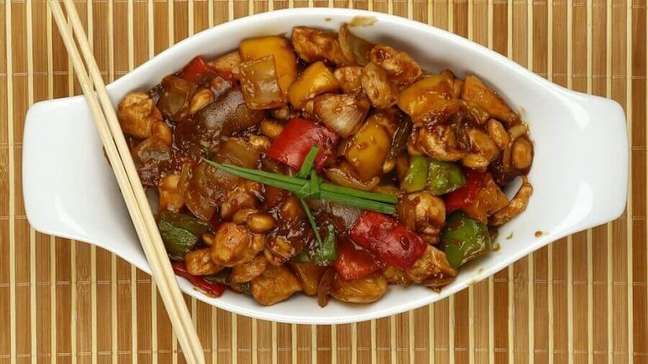 3. Recipe for easy preparation of checkered chicken with vegetables – Photo: A Arquiteta