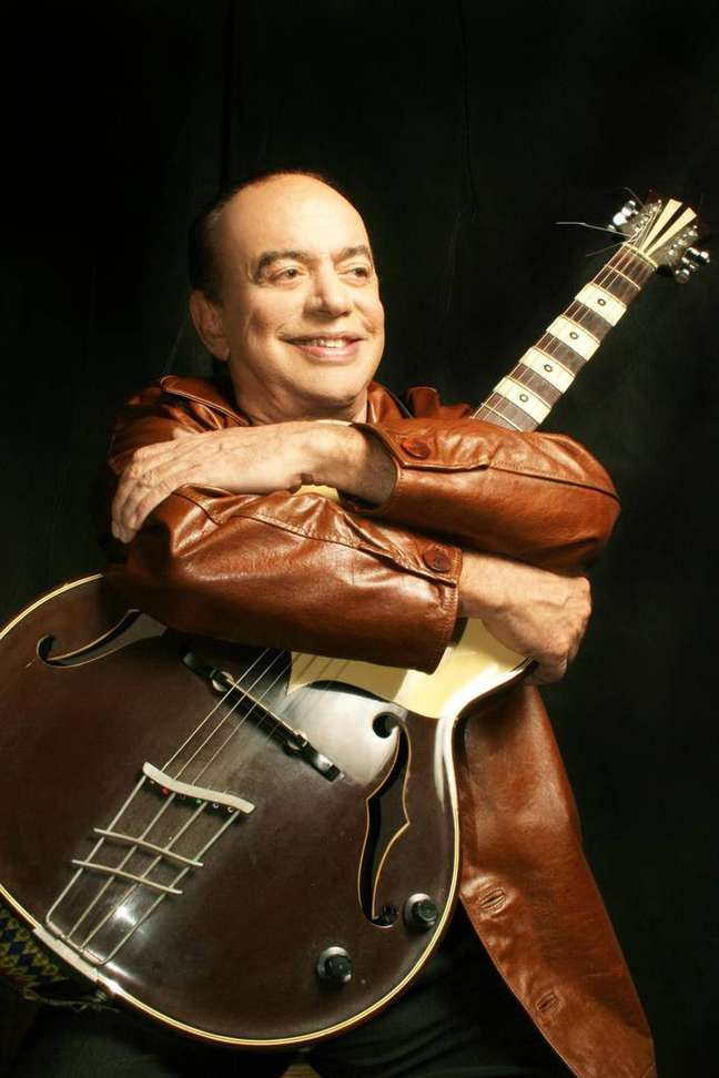 Carlos Colla, author of songs by Roberto Carlos and Leandro & Leonardo, dies Carlos Colla, author of songs by Roberto Carlos and Leandro & Leonardo, dies