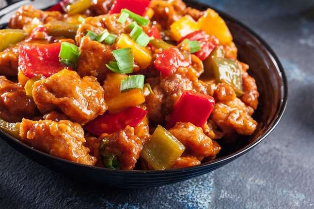 4. How to make a simple checkered chicken with vegetables – Photo: CyberCook