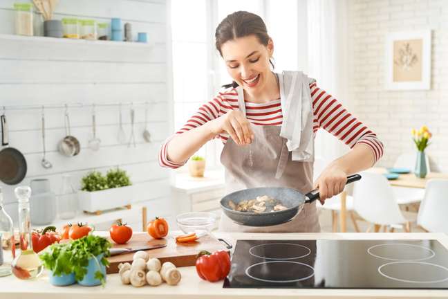 A basic set of cookware can help you in the kitchen – Photo: Shutterstock A basic set of cookware can help you in the kitchen – Photo: Shutterstock