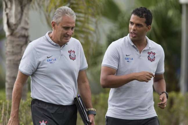 Perto de estrear pelo Corinthians, Lázaro precisa fugir da sombra de Tite e se apresentar ao futebol