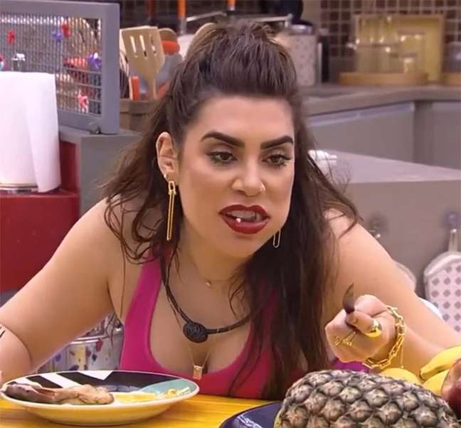 Naiara says no one invites her to dinner after ‘BBB’