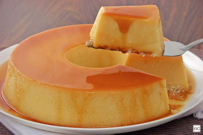 Condensed milk pudding with coconut – Photo: Guia da Cozinha Condensed milk pudding with coconut – Photo: Guia da Cozinha