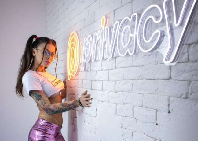 With a monthly fee of R $ 25, funkeira is successful on an adult content platform
