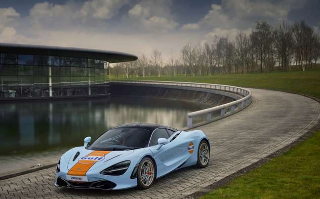 McLaren 720S personalizado ganha pintura clássica da Gulf
