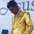 'Varão de ouro': Pastor se veste todo de dourado e viraliza nas redes sociais