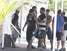 Torcedores caminham dentro de Centro de Treinamento do Corinthians. Foto: Reginaldo Castro / Gazeta Press