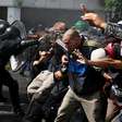 Polícia dispara no rosto e cega manifestante em ato em Buenos Aires