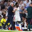 Mourinho defende Vini Jr. após vaias na vitória do Real Madrid: 'Ele dá tudo de si'