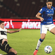 Em jogo com festival de cartões, Cruzeiro vence Olimpia e encara o Corinthians na final