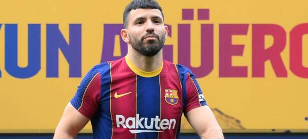 Agüero reduz salário em R$ 106 mi para fechar com Barcelona
