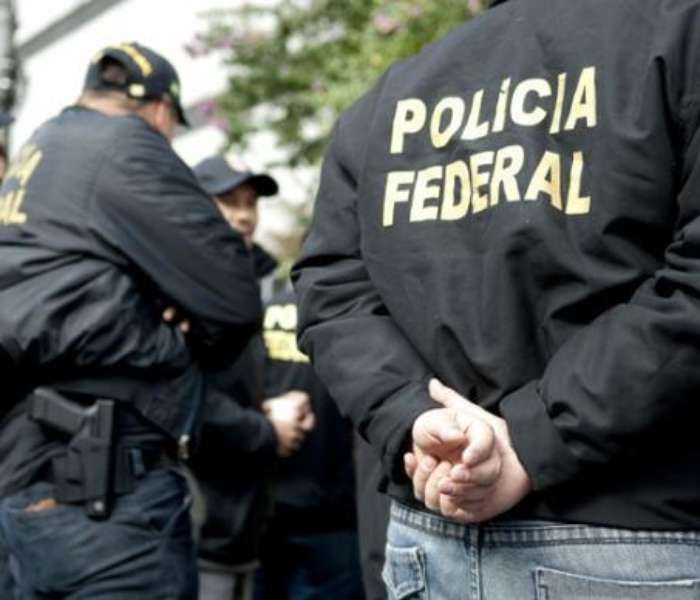 Resultado de imagem para A Polícia Federal prendeu nesta segunda-feira o ex-presidente da BRF Pedro Faria e mais 10 pessoas em nova fase da operação Carne Franca, que contou ainda com mandados de condução coercitiva de outras 27 pessoas.